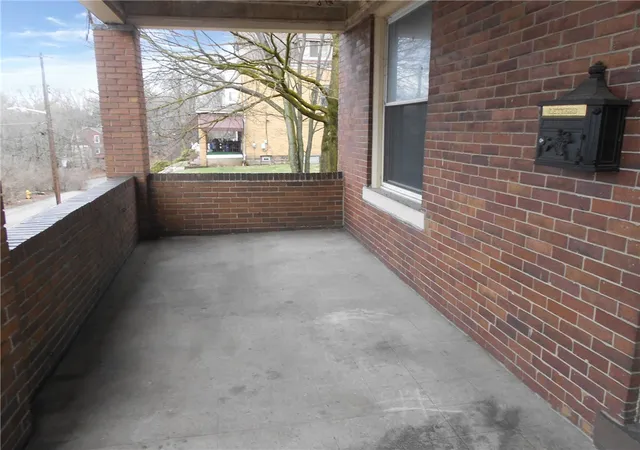 Photo 2 of Single family home for sale at 32 Weller St, Pittsburgh, PA 15204 | MLS# 1764961 | Listing updated on 2026-09-11