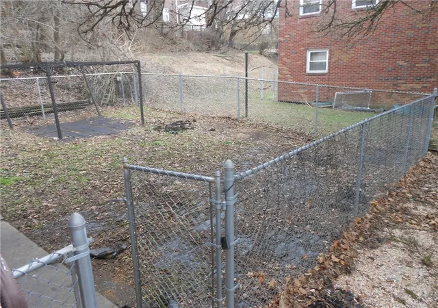Photo 3 of Single family home for sale at 32 Weller St, Pittsburgh, PA 15204 | MLS# 1764961 | Listing updated on 2026-09-11