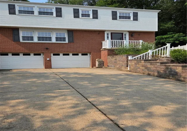 Photo 3 of Single family home for sale at 104 Dennis Ct, Monroeville, PA 15146 | MLS# 1764785 | Listing updated on 2026-09-01