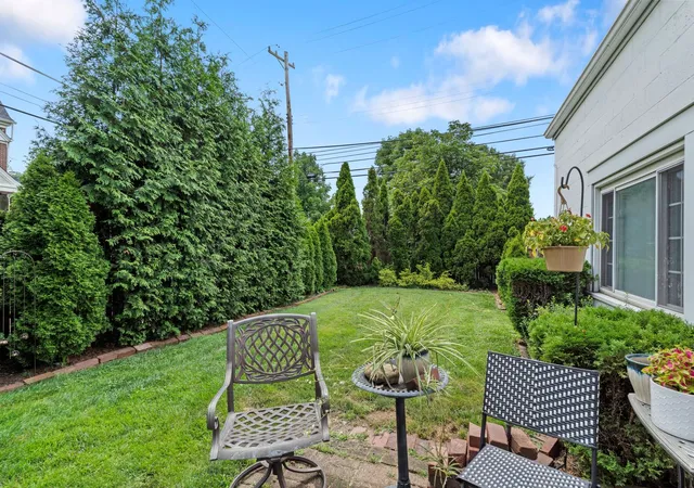 Photo 3 of Single family home for sale at 604 Charette Pl, Sewickley, PA 15143 | MLS# 1765068 | Listing updated on 2026-09-03