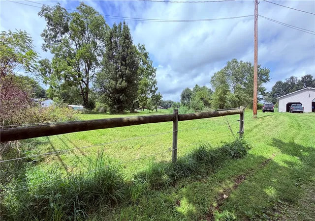 Photo 3 of Sale Pending at 2307 Princeton Rd, New Castle, PA 16101 | MLS# 1765115 | Listing updated on 2026-10-05