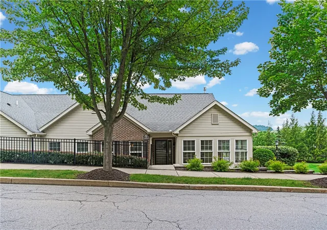 Condo for sale at 1102 Wealdstone Rd, Cranberry Twp, PA 16066 | MLS# 1764713