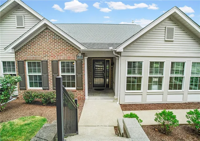 Photo 2 of Condo for sale at 1102 Wealdstone Rd, Cranberry Twp, PA 16066 | MLS# 1764713 | Listing updated on 2026-09-21