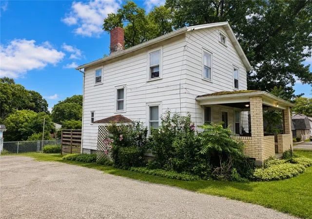 Photo 2 of Single family home for sale at 1676 Brodhead Rd, Coraopolis, PA 15108 | MLS# 1765139 | Listing updated on 2026-09-04