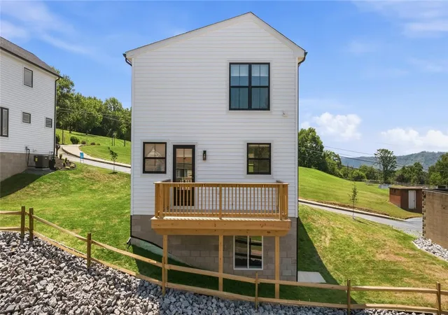 Photo 2 of Single family home for sale at 517 Harmony Rd, Baden, PA 15005 | MLS# 1765188 | Listing updated on 2026-09-05