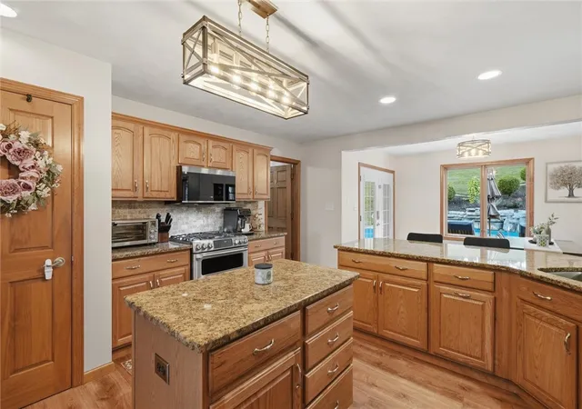 Photo 4 of Sale Pending at 1066 Nottingham Ct, North Huntingdon, PA 15642 | MLS# 1765182 | Listing updated on 2026-09-11