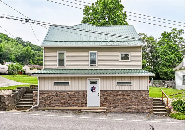 Photo 1 of Single family home for sale at 138 Penn Ave, Conemaugh Twp, PA 15935 | MLS# 1765028 | Listing updated on 2026-09-16