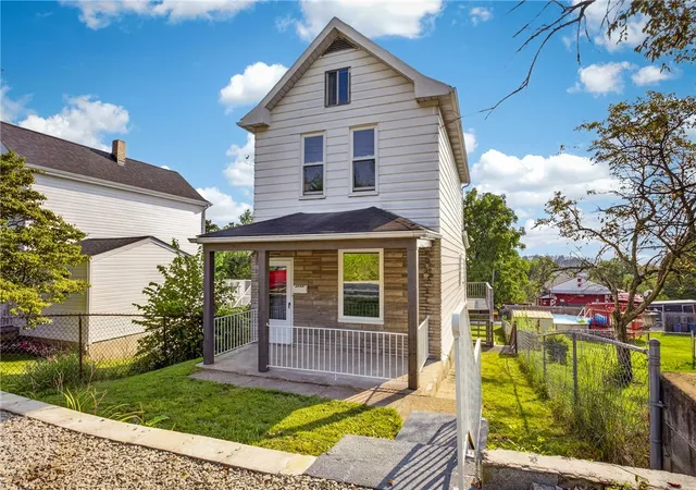 Photo 3 of Single family home for sale at 5757 Lauder St, Pittsburgh, PA 15207 | MLS# 1765236 | Listing updated on 2026-09-26