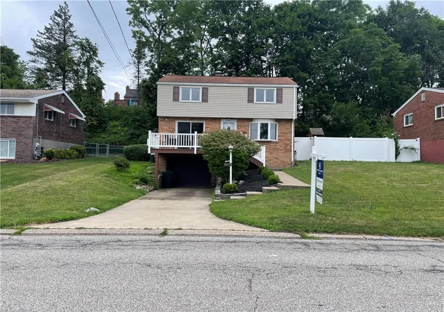 Photo 3 of Single family home for sale at 618 Arbor Ln, Pittsburgh, PA 15236 | MLS# 1765246 | Listing updated on 2026-09-14