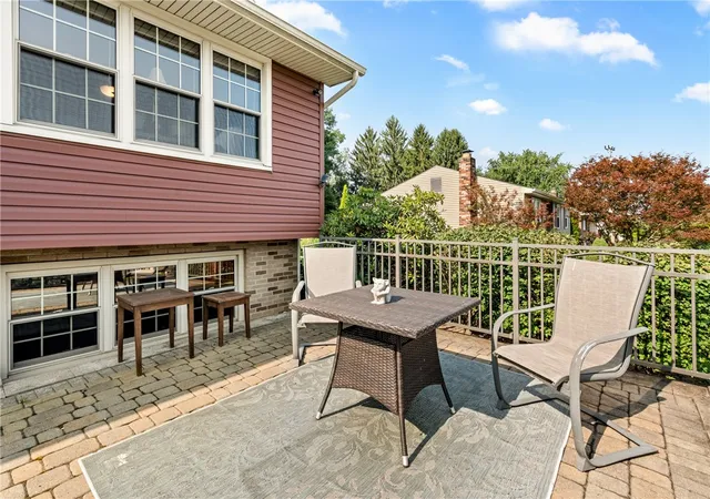 Photo 3 of Single family home for sale at 107 Tory Rd, Moon/crescent Twp, PA 15108 | MLS# 1765022 | Listing updated on 2026-10-07