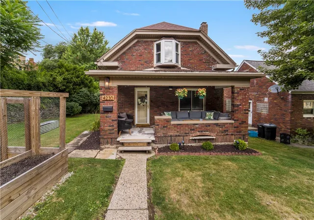 Photo 2 of Sale Pending at 4230 Tuxey Ave, Brentwood, PA 15227 | MLS# 1764800 | Listing updated on 2026-10-14