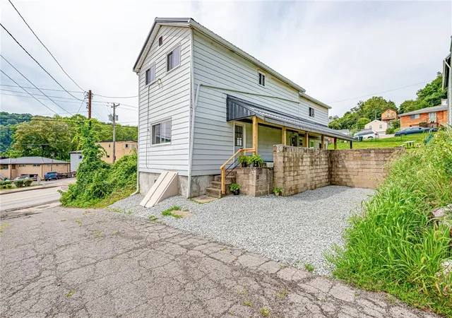 Photo 1 of Single family home for sale at 408 Chestnut St, Mc Keesport, PA 15132 | MLS# 1765299 | Listing updated on 2026-09-10