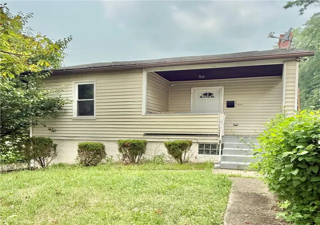 Photo 2 of Single family home for sale at 301 Run St, Carnegie, PA 15106 | MLS# 1765272 | Listing updated on 2026-09-09
