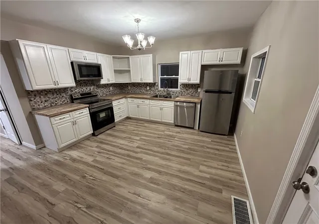 Photo 2 of Single family home for sale at 1150 Arch St, City Of Washington, PA 15301 | MLS# 1765317 | Listing updated on 2026-09-09
