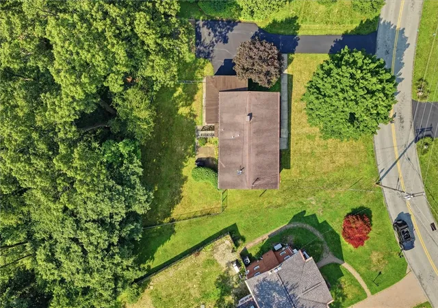 Photo 4 of Single family home for sale at 1718 Mountainview Dr, Monroeville, PA 15146 | MLS# 1765346 | Listing updated on 2026-09-27
