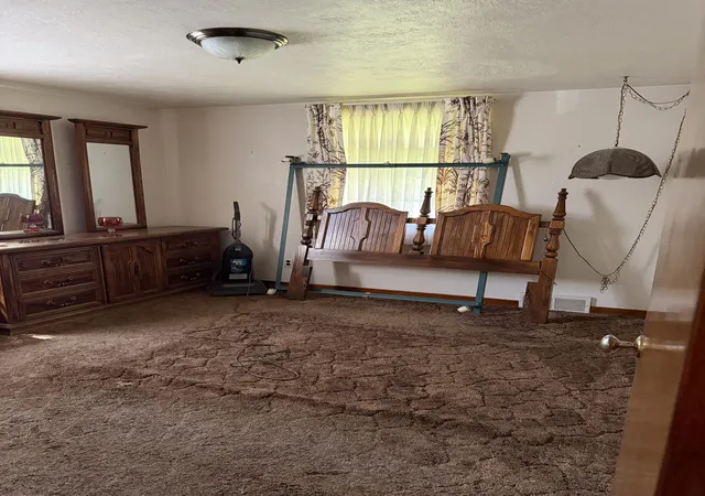 Photo 3 of Single family home for sale at 106 Sherwick Dr, Elizabeth Twp/boro, PA 15037 | MLS# 1765372 | Listing updated on 2026-09-04
