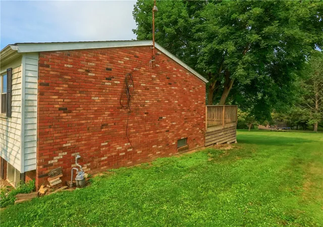 Photo 3 of Sale Pending at 615 Whistler Dr, Rochester, PA 15074 | MLS# 1765399 | Listing updated on 2026-09-09