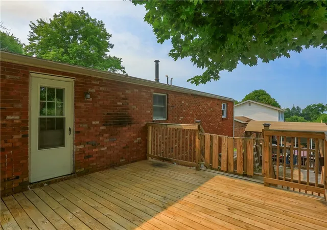 Photo 3 of Sale Pending at 615 Whistler Dr, Rochester, PA 15074 | MLS# 1765399 | Listing updated on 2026-09-09