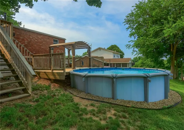 Photo 4 of Sale Pending at 615 Whistler Dr, Rochester, PA 15074 | MLS# 1765399 | Listing updated on 2026-09-09