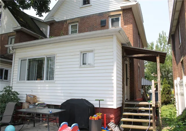 Photo 2 of Single family home for sale at 811 Wood St, Butler, PA 16001 | MLS# 1765379 | Listing updated on 2026-09-08