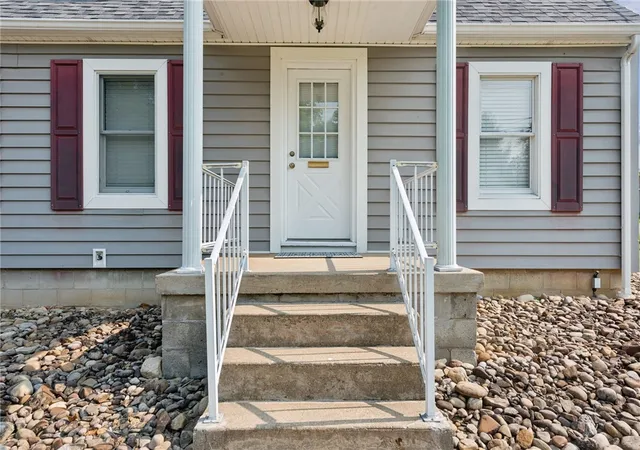 Photo 3 of Single family home for sale at 1676 E Laurel Cir, Mount Pleasant, PA 15666 | MLS# 1765216 | Listing updated on 2026-09-14