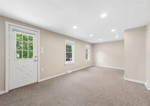 Photo 3 of Single family home for sale at 1676 E Laurel Cir, Mount Pleasant, PA 15666 | MLS# 1765216 | Listing updated on 2026-09-14