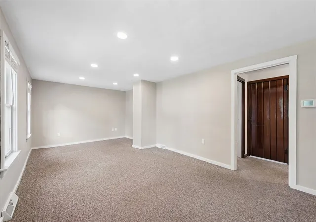 Photo 4 of Single family home for sale at 1676 E Laurel Cir, Mount Pleasant, PA 15666 | MLS# 1765216 | Listing updated on 2026-09-14