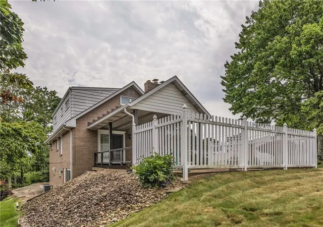 Photo 3 of Single family home for sale at 201 Nimitz, Mc Keesport, PA 15132 | MLS# 1765470 | Listing updated on 2026-09-03
