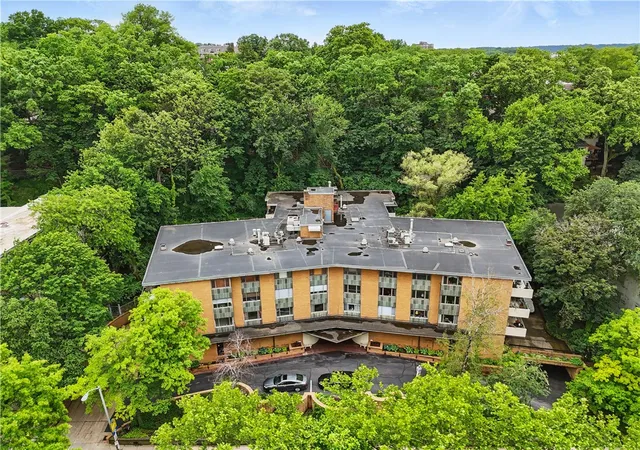 Photo 3 of Condo for sale at 5048 5th Avenue #101, Pittsburgh, PA 15232 | MLS# 1765475 | Listing updated on 2026-09-08