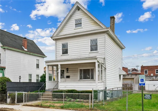 Photo 2 of Single family home for sale at 627 Woodward Ave, Mc Kees Rocks, PA 15136 | MLS# 1765510 | Listing updated on 2026-09-08