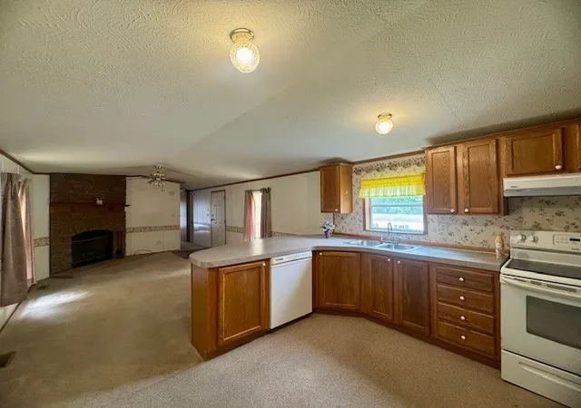 Photo 3 of Manufactured home for sale at 106 Jodi Ln, Butler, PA 16002 | MLS# 1765114 | Listing updated on 2026-09-09