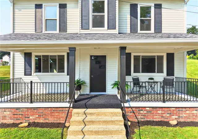 Photo 3 of Single family home for sale at 1346 Keim St, Crescent, PA 15046 | MLS# 1765217 | Listing updated on 2026-09-10