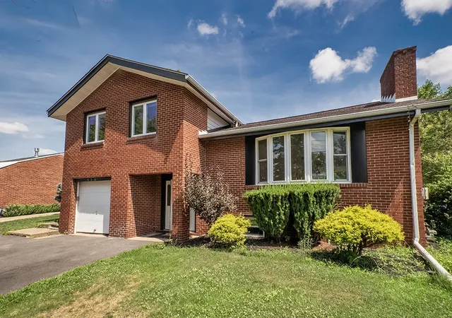Photo 2 of Single family home for sale at 456 Regency Dr, Pittsburgh, PA 15239 | MLS# 1764742 | Listing updated on 2026-09-09