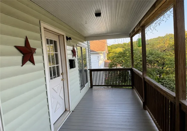 Photo 2 of Single family home for sale at 409 Penn Ave, Leechburg Boro, PA 15656 | MLS# 1764623 | Listing updated on 2026-09-12