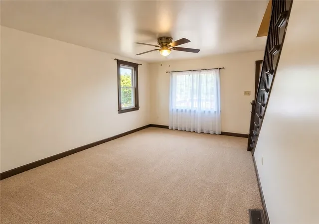 Photo 3 of Single family home for sale at 409 Penn Ave, Leechburg Boro, PA 15656 | MLS# 1764623 | Listing updated on 2026-09-12