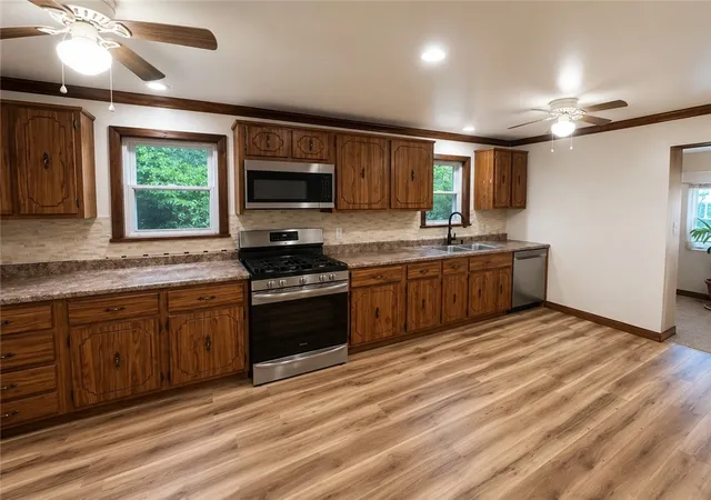 Photo 3 of Single family home for sale at 409 Penn Ave, Leechburg Boro, PA 15656 | MLS# 1764623 | Listing updated on 2026-09-12