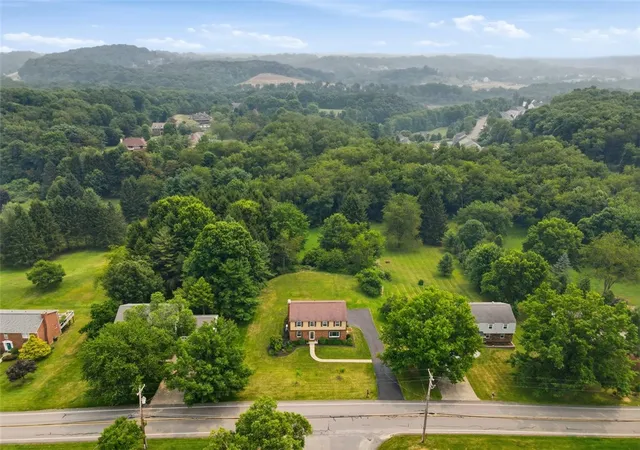 Photo 3 of Single family home for sale at 1391 Magee Rd, Sewickley Hills Boro, PA 15143 | MLS# 1765480 | Listing updated on 2026-10-08