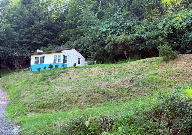 Photo 3 of Single family home for sale at 148 Rummel Rd, Ford Cliff Boro, PA 16226 | MLS# 1765700 | Listing updated on 2026-09-02