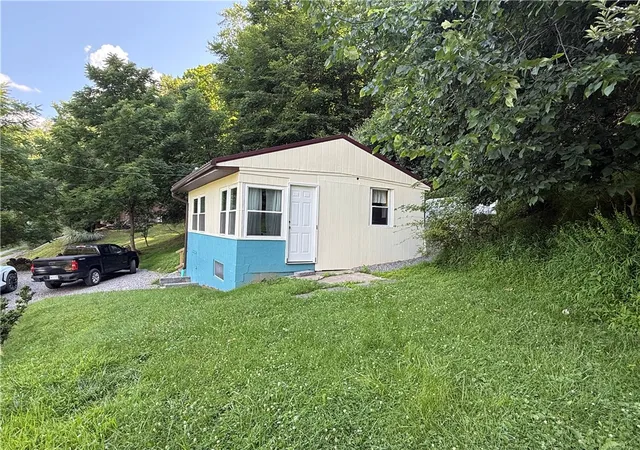 Photo 3 of Single family home for sale at 148 Rummel Rd, Ford Cliff Boro, PA 16226 | MLS# 1765700 | Listing updated on 2026-09-02