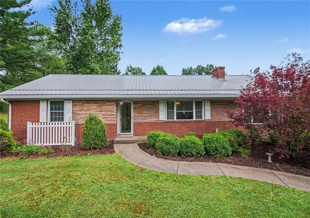 Single family home for sale at 330 Butler Rd, Saxonburg, PA 16056 | MLS# 1765666