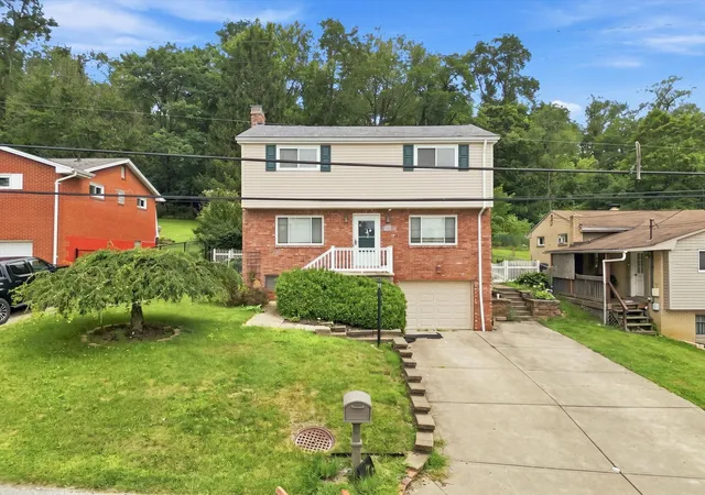 Photo 2 of Single family home for sale at 5877 Pleasant St, South Park, PA 15129 | MLS# 1765810 | Listing updated on 2026-09-03
