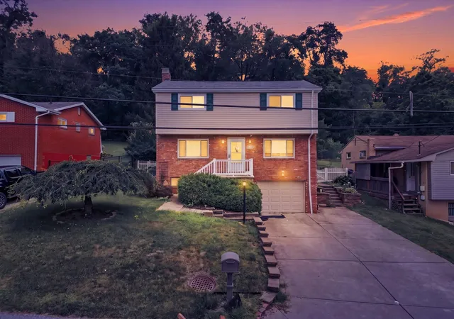 Photo 3 of Single family home for sale at 5877 Pleasant St, South Park, PA 15129 | MLS# 1765810 | Listing updated on 2026-09-03