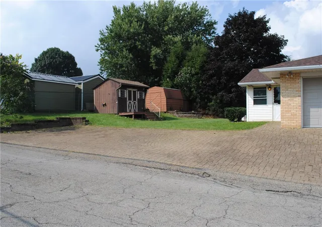 Photo 2 of Single family home for sale at 500 Morningside Dr, Lower Burrell, PA 15068 | MLS# 1765864 | Listing updated on 2026-09-06