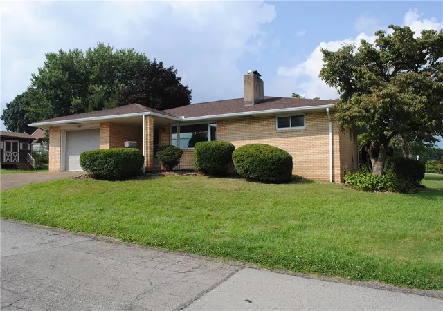 Photo 3 of Single family home for sale at 500 Morningside Dr, Lower Burrell, PA 15068 | MLS# 1765864 | Listing updated on 2026-09-06