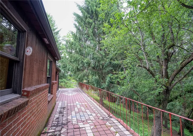 Photo 3 of Single family home for sale at 652 Camp Meeting, Sewickley, PA 15143 | MLS# 1765898 | Listing updated on 2026-09-14