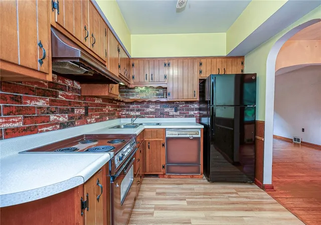 Photo 3 of Single family home for sale at 652 Camp Meeting, Sewickley, PA 15143 | MLS# 1765898 | Listing updated on 2026-09-14