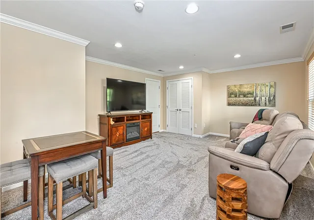 Photo 2 of Townhouse for sale at 401 Pointe View Dr, Adams Twp, PA 16046 | MLS# 1765822 | Listing updated on 2026-09-13