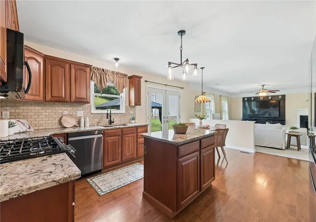 Photo 3 of Single family home for sale at 302 Davinci Ct, Rostraver, PA 15012 | MLS# 1765952 | Listing updated on 2026-09-07