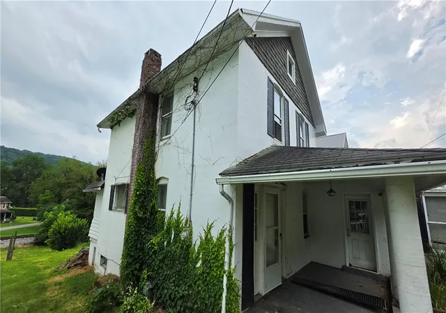 Photo 1 of Single family home for sale at 224 Jefferson St, Clymer, PA 15728 | MLS# 1765984 | Listing updated on 2026-09-01