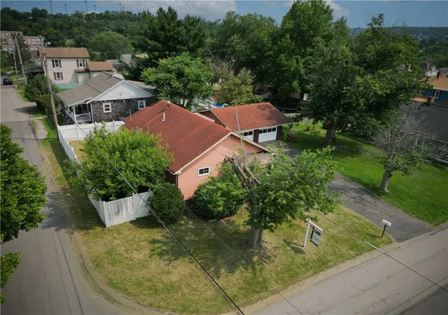 Photo 3 of Single family home for sale at 490 Glenn St, City Of Washington, PA 15301 | MLS# 1765125 | Listing updated on 2026-09-01
